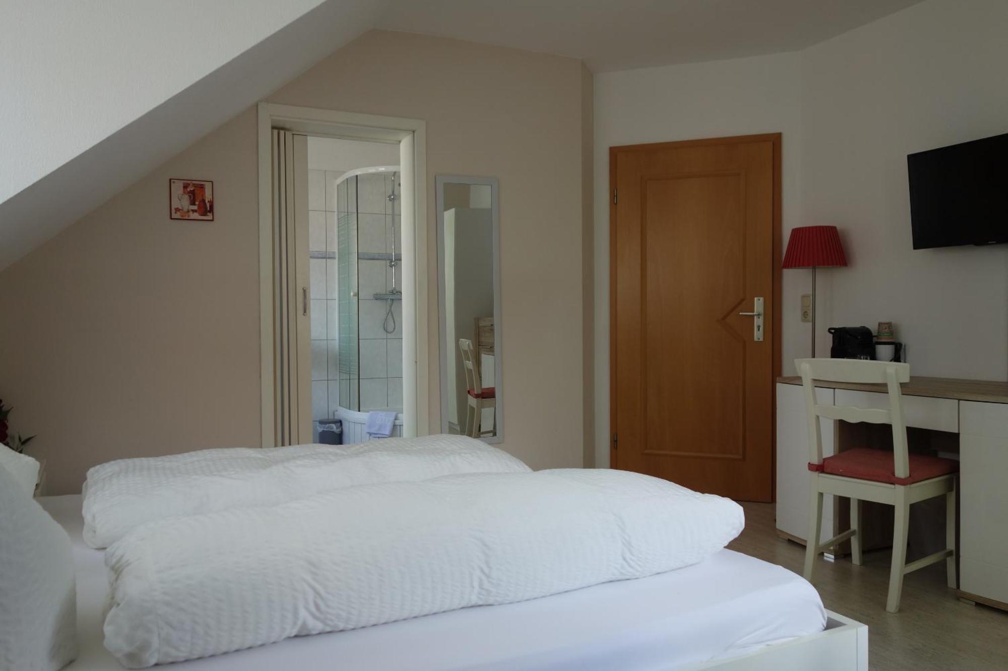 Apartments Und Zimmer Gaestehaus Matthias Dresden Rum bild