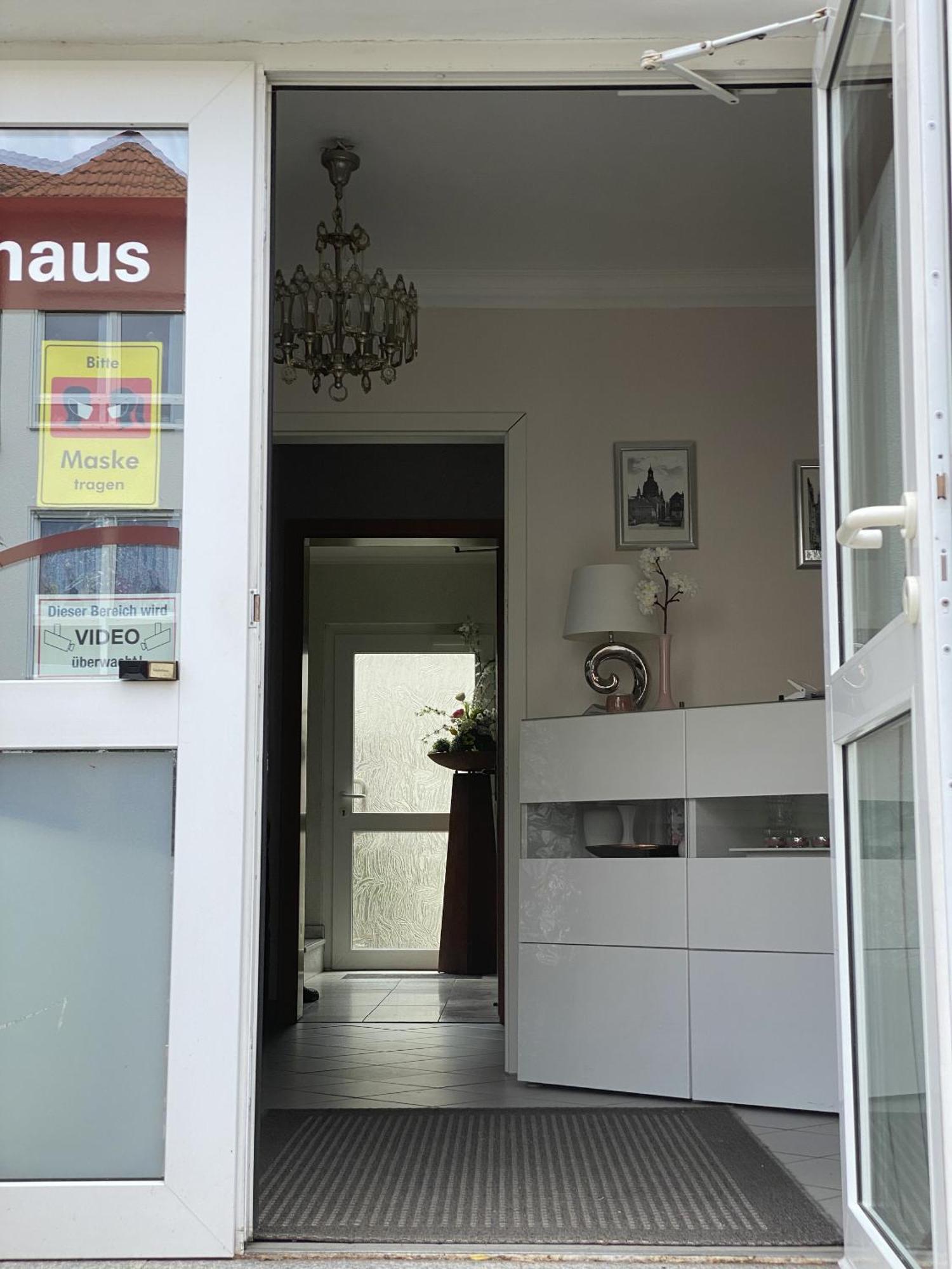 Apartments Und Zimmer Gaestehaus Matthias Dresden Exteriör bild
