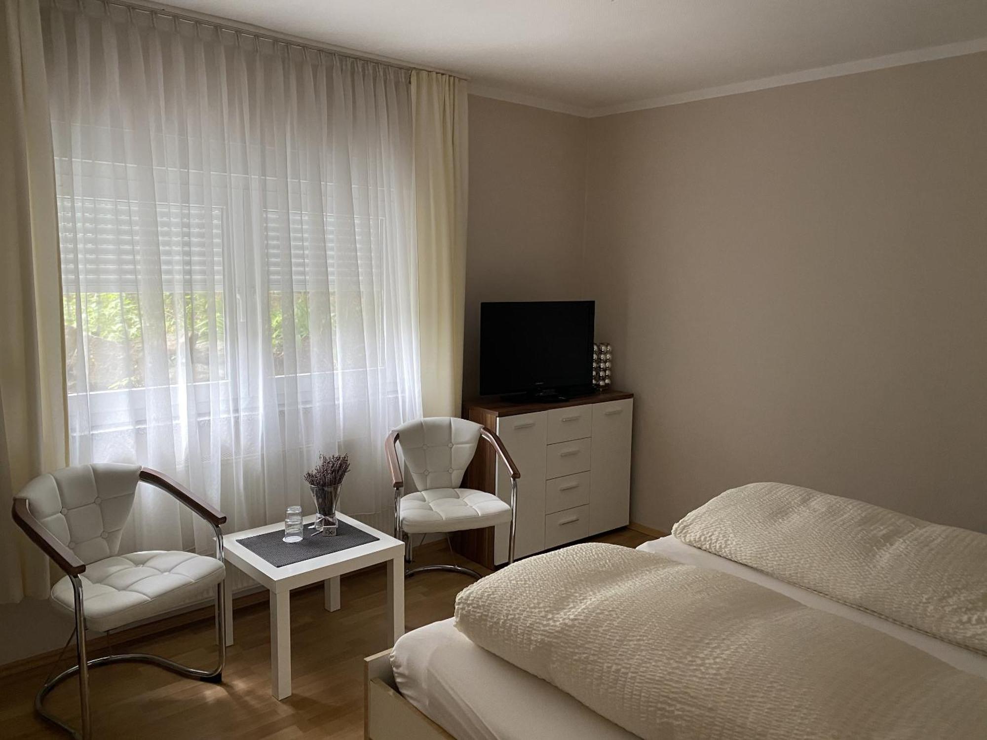 Apartments Und Zimmer Gaestehaus Matthias Dresden Rum bild