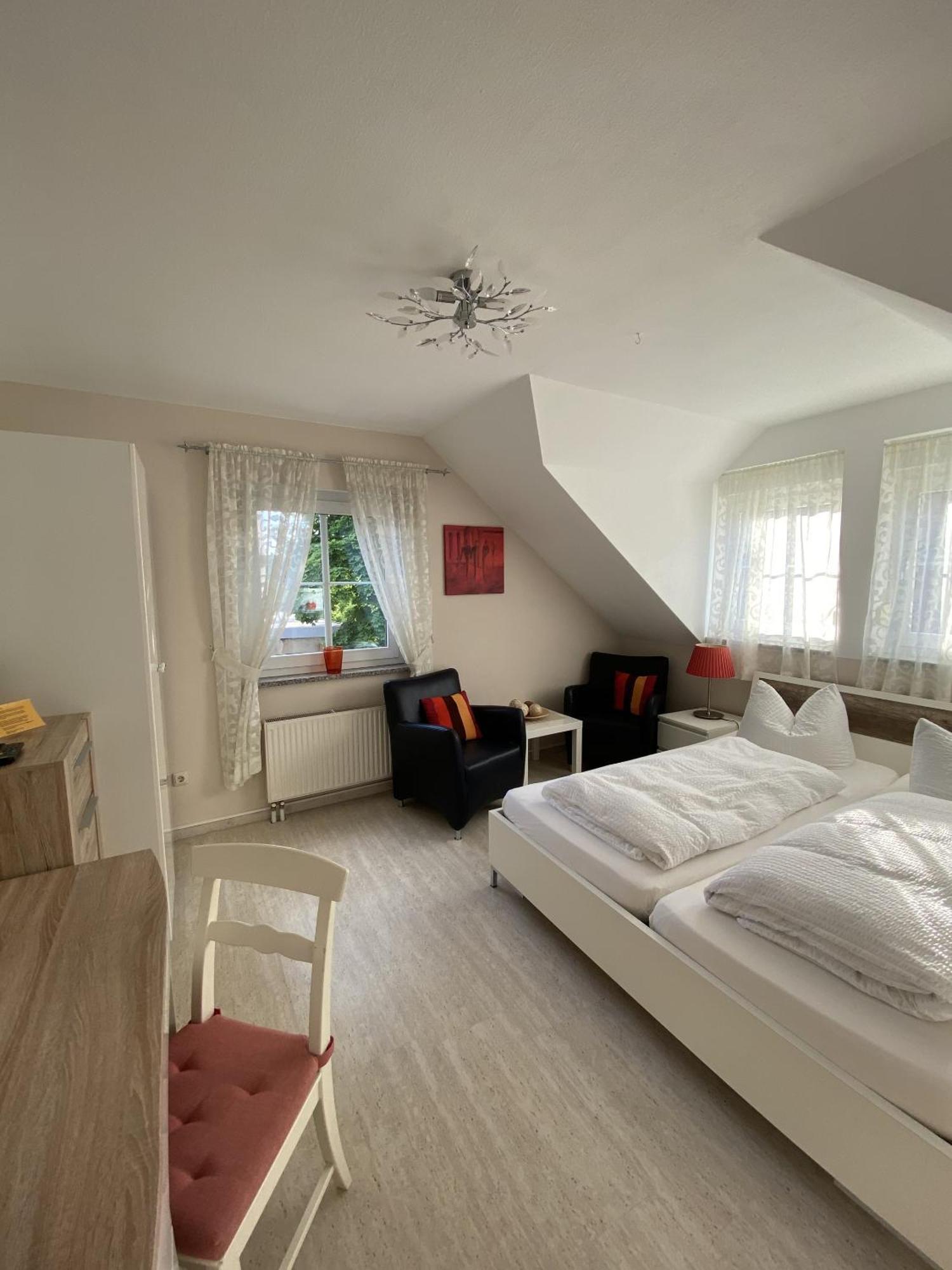 Apartments Und Zimmer Gaestehaus Matthias Dresden Rum bild