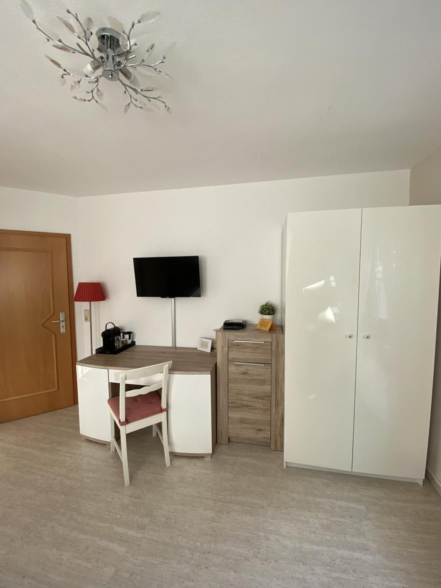 Apartments Und Zimmer Gaestehaus Matthias Dresden Rum bild