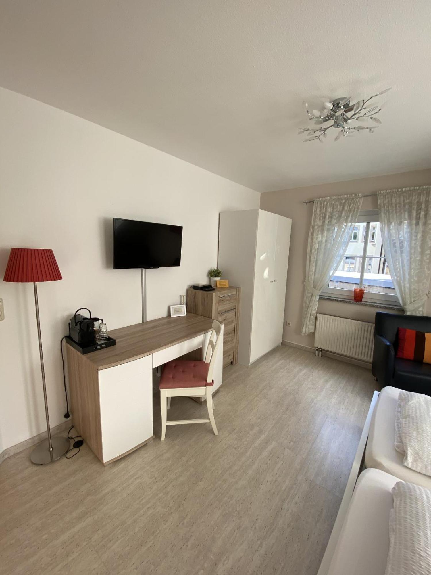 Apartments Und Zimmer Gaestehaus Matthias Dresden Rum bild