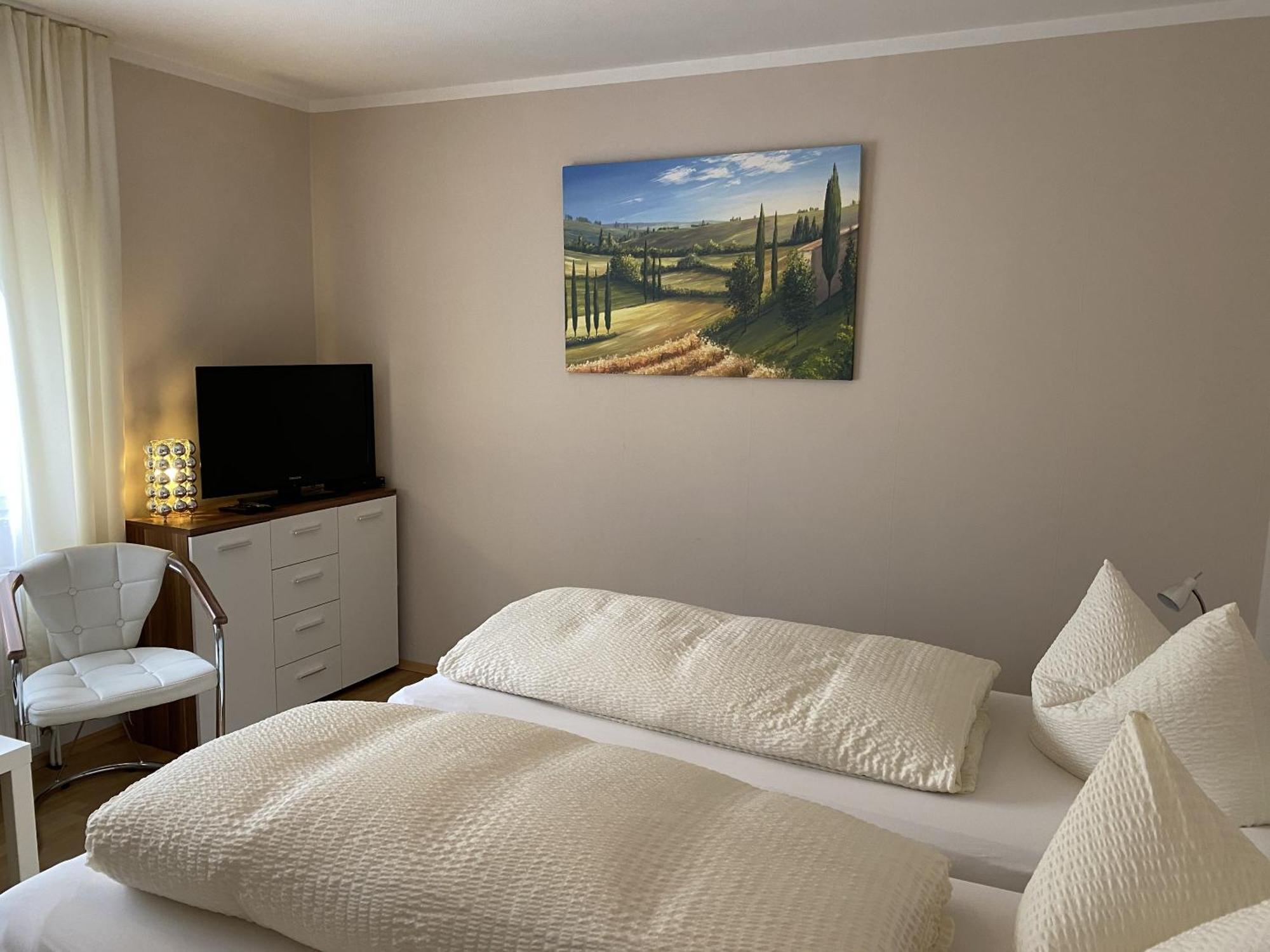 Apartments Und Zimmer Gaestehaus Matthias Dresden Rum bild
