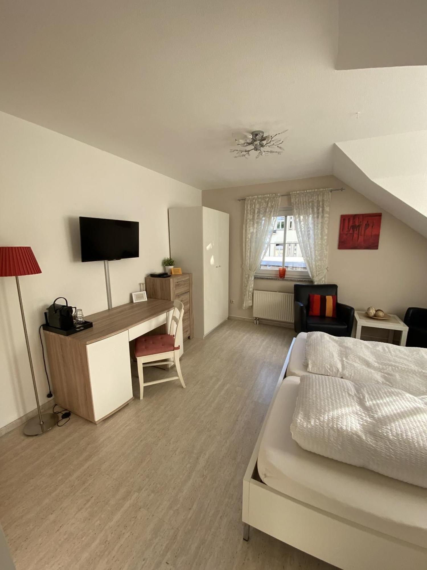 Apartments Und Zimmer Gaestehaus Matthias Dresden Rum bild