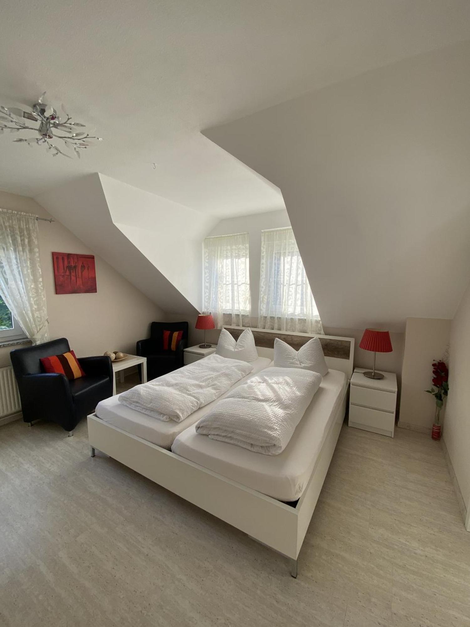 Apartments Und Zimmer Gaestehaus Matthias Dresden Exteriör bild